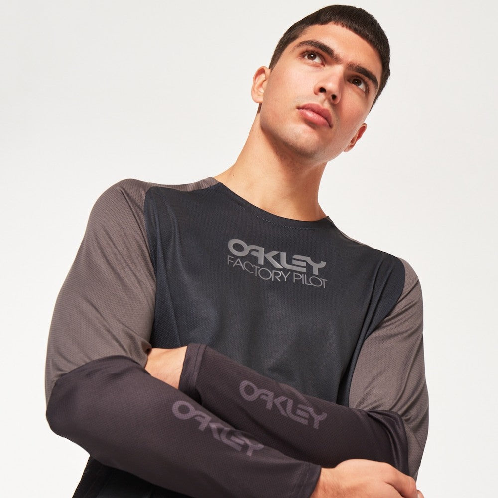 Oakley Factory Pilot Mtb Ls Jersey [cl:black/forged Iron Sz:large]