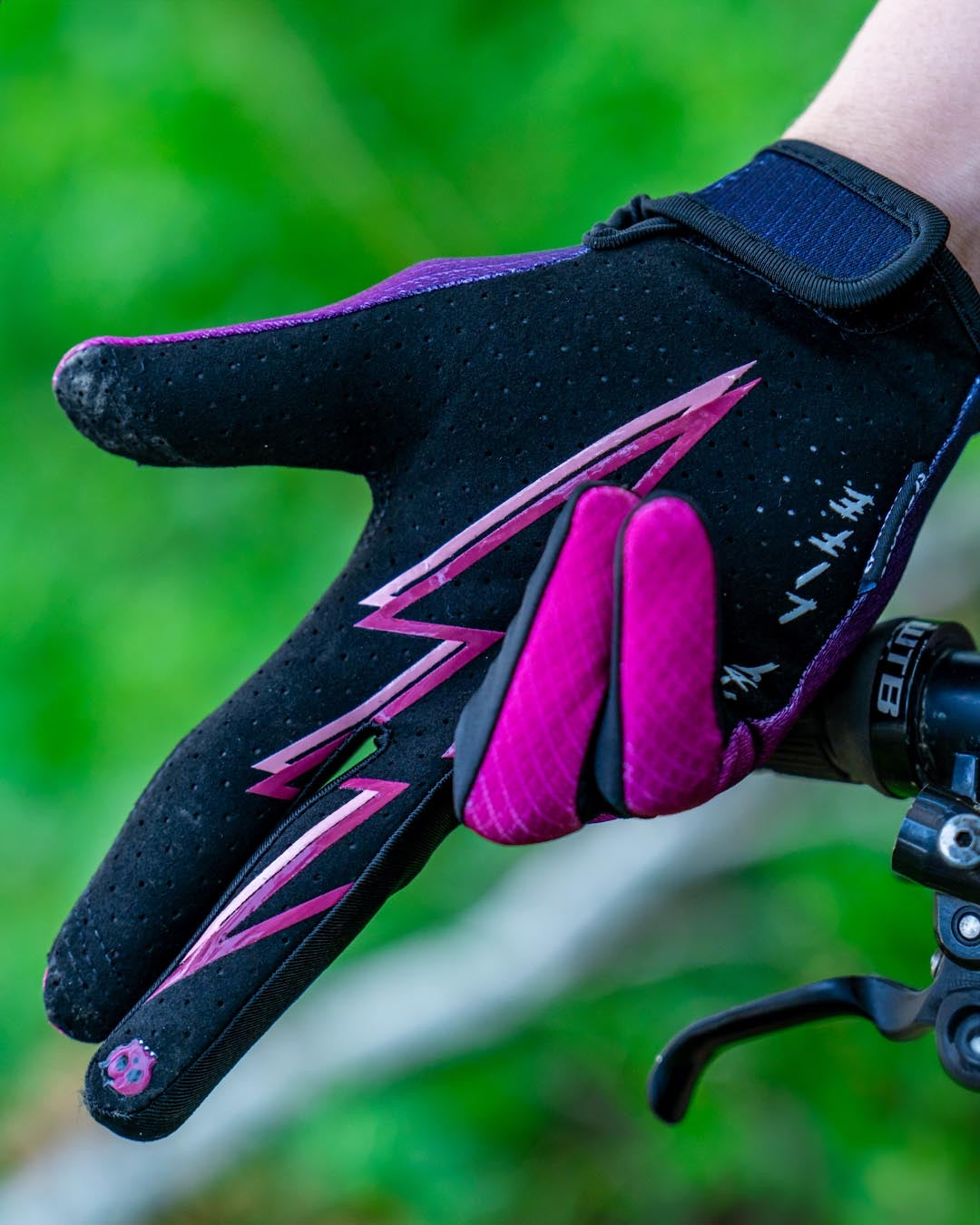 Dharco Womens Race Glove | Cherry Dip